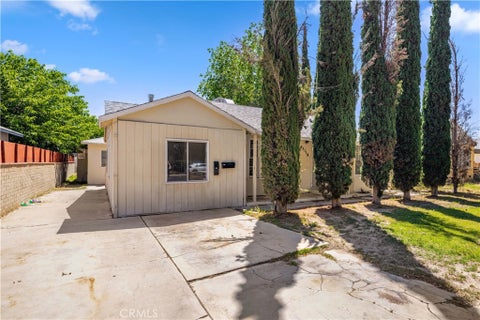 Photo of 45110 Elm Ave, Lancaster, CA 93534 (MLS # SR26161196)