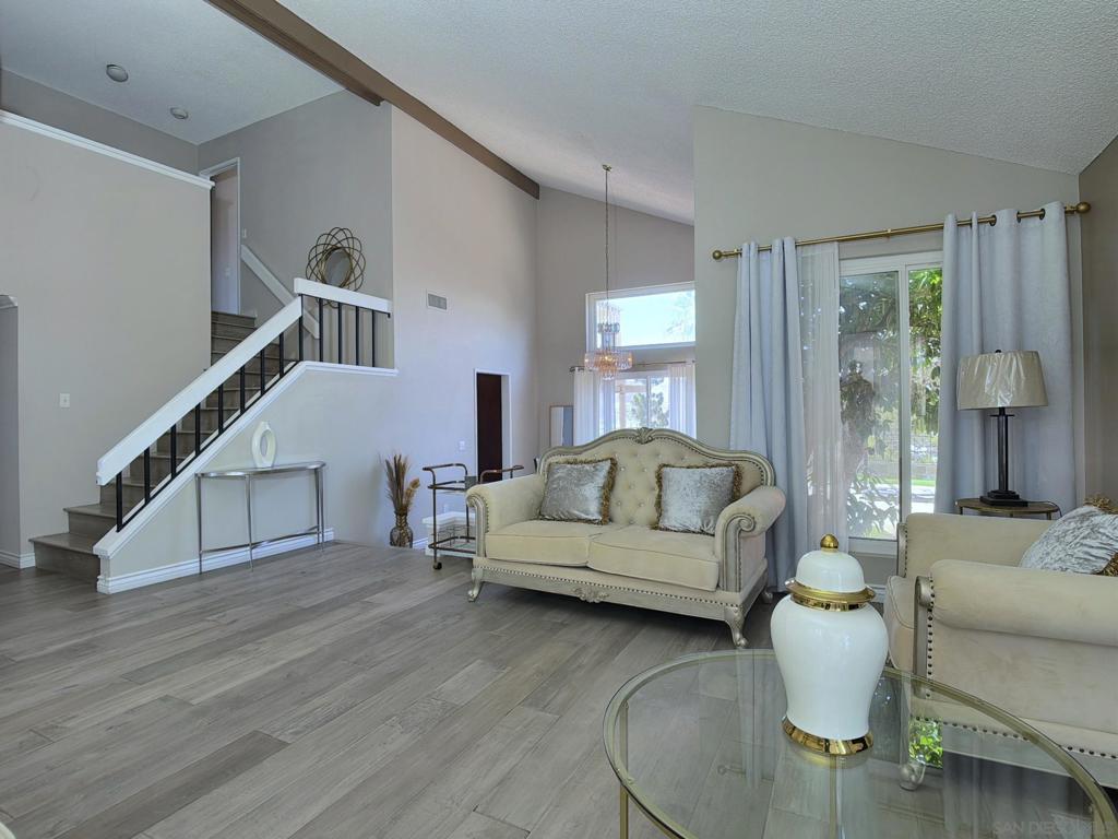 10295 Moorpark