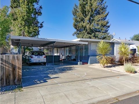 Photo of 2031 2031 Lee AVE Ave, Napa, CA 94559 (MLS # 41120018)