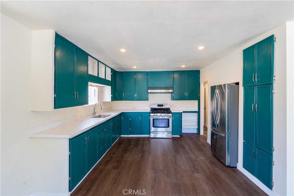 2123 La Verne Avenue