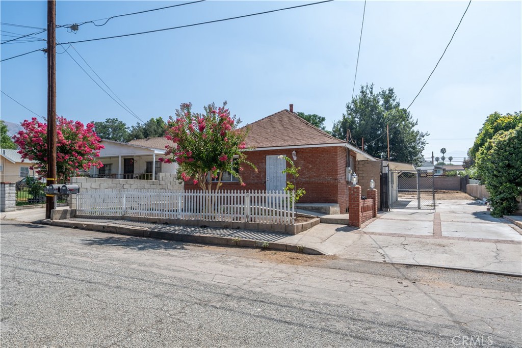Perfect Starter Home with Bonus Space, ADU Potential & RV Hookup! Step into homeownership with this move-in ready 3-bedroom, 2-bath home offering space, flexibility, and future growth potential. Sitting on a 7,248 sq ft lot, this property features a 1,600 sq ft main level plus an additional 590 sq ft finished basement—ideal for a home office, guest suite, gym, or flex room. That’s 2,190 sq ft of total usable space! You’ll love the modern upgrades throughout—vinyl plank flooring, new appliances, and quartz countertops in a fresh, functional kitchen. Stay comfortable year-round with split units for both A/C and heating. The backyard is spacious and includes an RV hookup, plus there's ample room to add an ADU for future rental income or multigenerational living. Whether you're looking for a smart investment or a first home with room to grow, this one checks all the boxes. Don’t wait—schedule your tour today and imagine the possibilities!