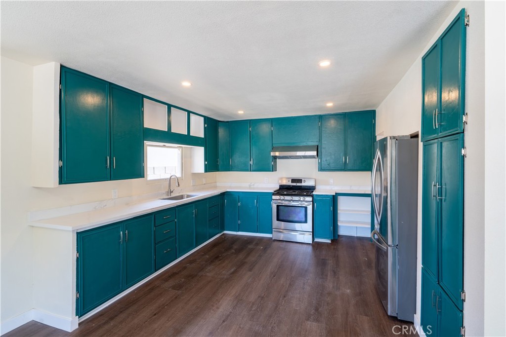 2123 La Verne Avenue