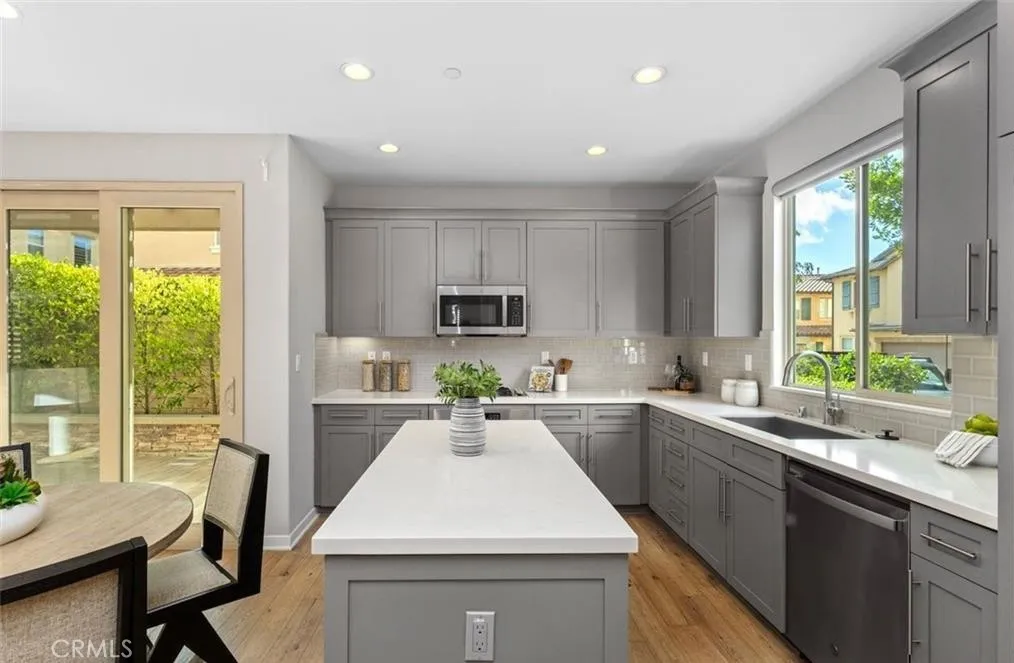 Lake Forest, California 92630, United States, 4 Bedrooms Bedrooms, ,3 BathroomsBathrooms,Residential,Active,243115