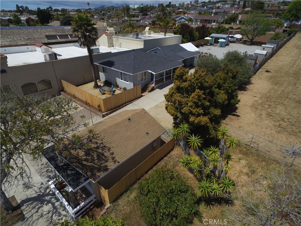 1218 1220 E Grand Avenue