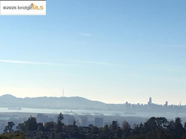 MONTCLAIR - Land