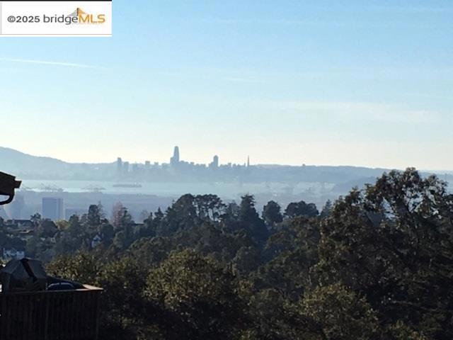 MONTCLAIR - Land