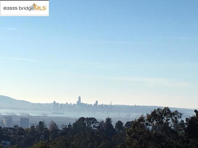 MONTCLAIR - Land
