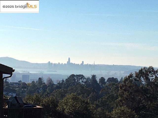 MONTCLAIR - Land