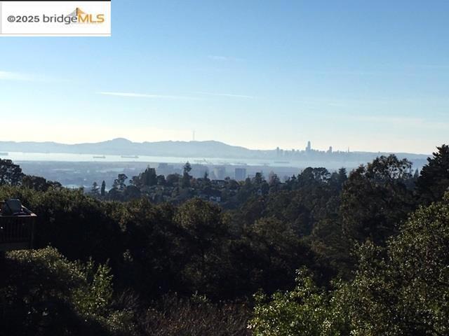 MONTCLAIR - Land