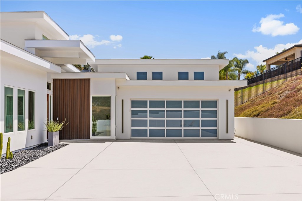 1270 W Chase Drive