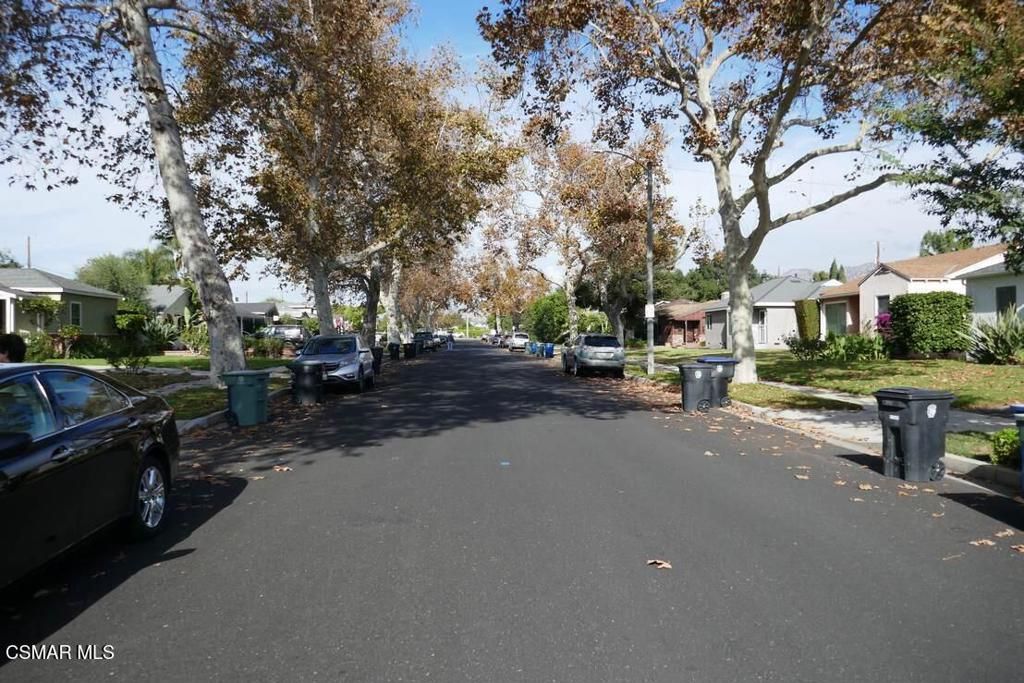 Photo of 649 N Reese Place N, Burbank, CA 91506 (MLS # 226001192)