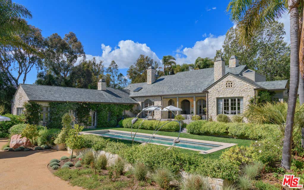 Photo of 6625 Zumirez Drive, Malibu, CA 90265 (MLS # 26829011)