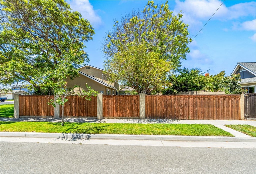 15802 Wicklow, Huntington Beach CA 92647 - Photo 38