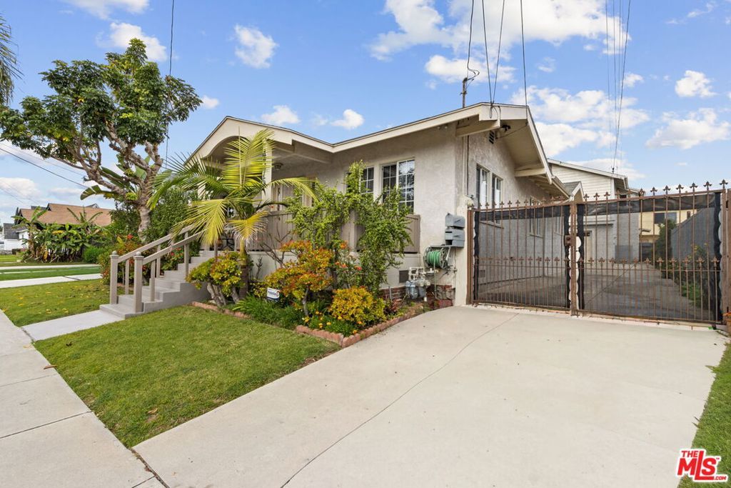 Photo of 4375 E 14th Street, Long Beach, CA 90804 (MLS # 26644575)