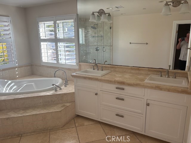 107 E Avenida San Antonio