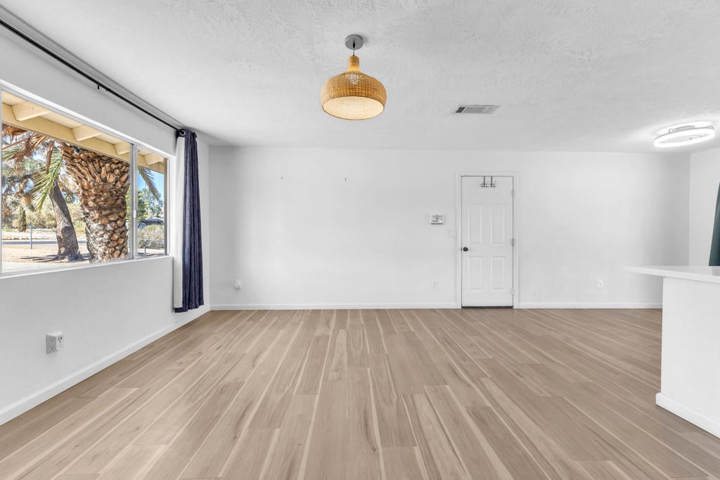 56616 Mountain View Trail