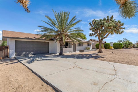 Photo of 56616 Mountain View Trail, Yucca Valley, CA 92284 (MLS # 219151996DA)