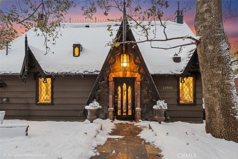 Photo of 23935 Zurich Dr, Crestline, CA 92325 (MLS # IG25261039)