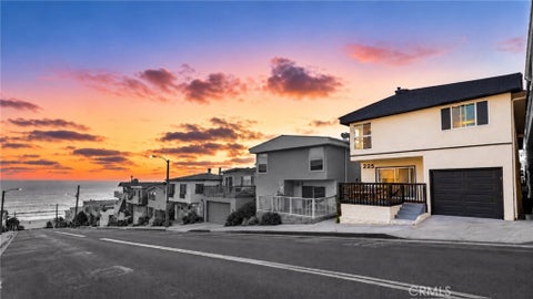 Photo of 225 Rosecrans Avenue, Manhattan Beach, CA 90266 (MLS # SB26198294)