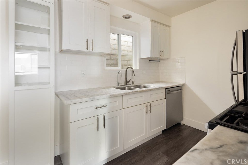 Properties 4 225 Rosecrans Avenue