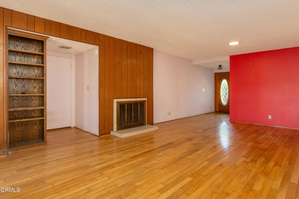 306 E Elfin Green