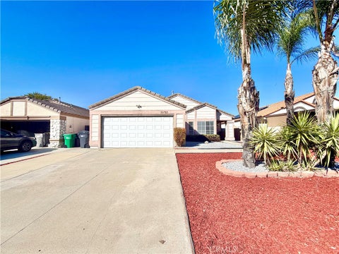 Photo of 39752 Sunrose Drive, Murrieta, CA 92562 (MLS # SW26226022)