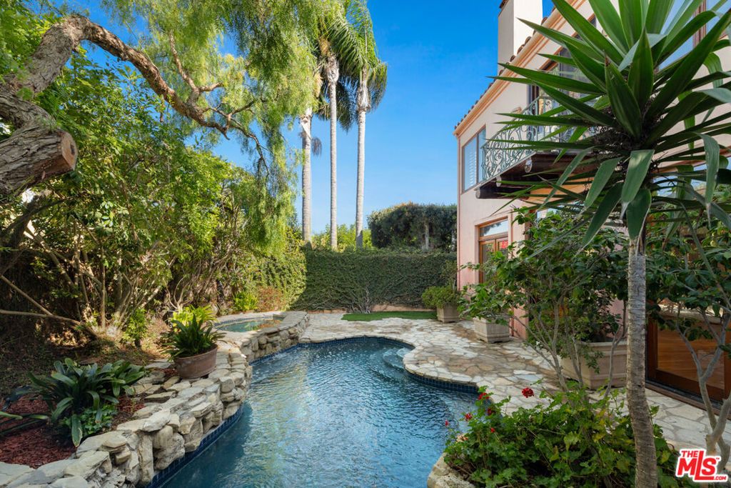 Photo of 23351 Malibu Colony Road #108a, Malibu, CA 90265 (MLS # 25534330)