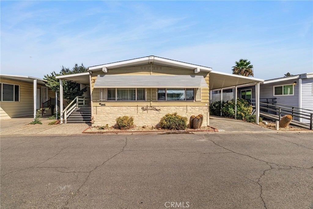 701 E Lassen 38