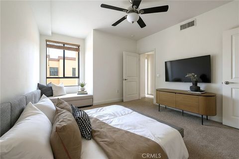 Tiny photo for 6938 Laurel Canyon Blvd #304, North Hollywood, CA 91605 (MLS # SR26049955)