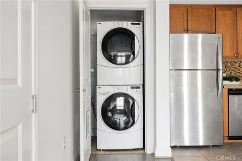 Tiny photo for 6938 Laurel Canyon Blvd #304, North Hollywood, CA 91605 (MLS # SR26049955)