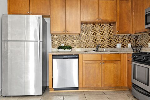 Tiny photo for 6938 Laurel Canyon Blvd #304, North Hollywood, CA 91605 (MLS # SR26049955)