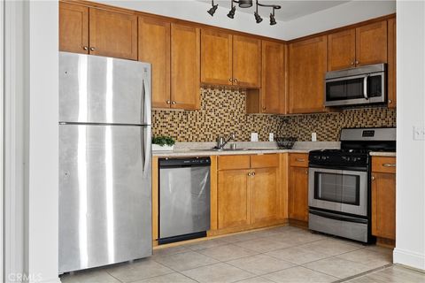 Photo of 6938 Laurel Canyon Blvd #304, North Hollywood, CA 91605 (MLS # SR26049955)