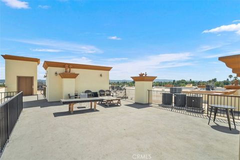 Tiny photo for 6938 Laurel Canyon Blvd #304, North Hollywood, CA 91605 (MLS # SR26049955)