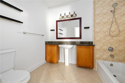 Tiny photo for 6938 Laurel Canyon Blvd #304, North Hollywood, CA 91605 (MLS # SR26049955)