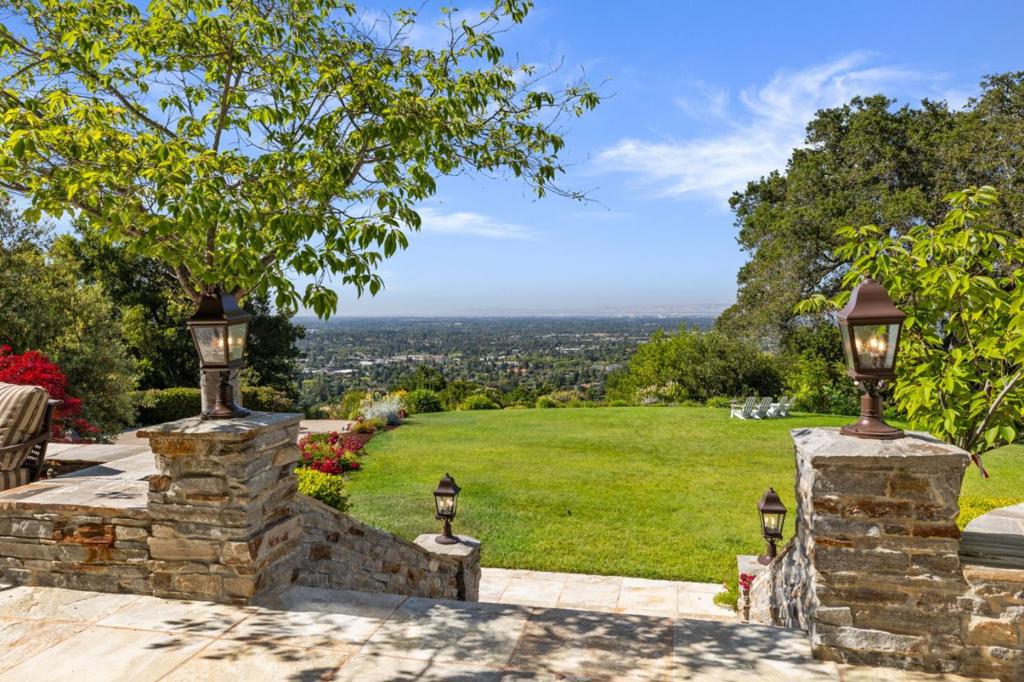 16541 Cypress Way