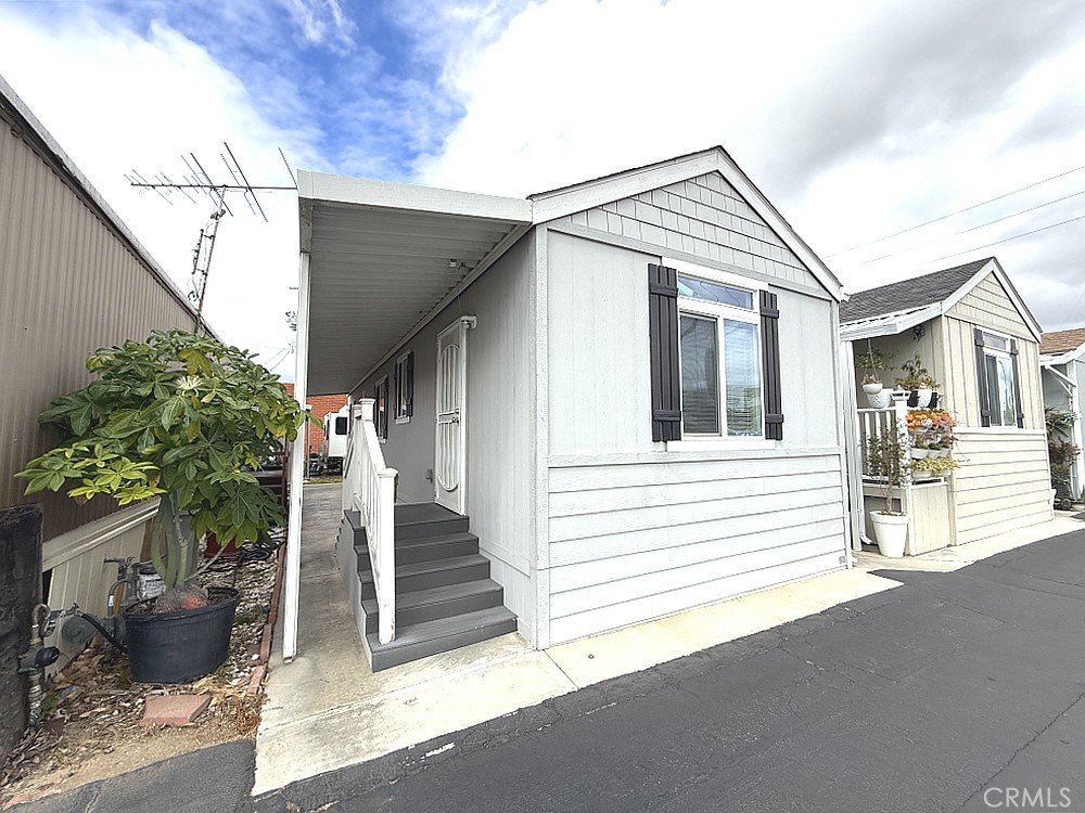 16949 S Western Avenue 83