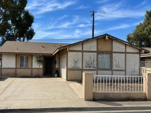 Photo of 1466 Crawford Street, Oxnard, CA 93030 (MLS # V1-38464)