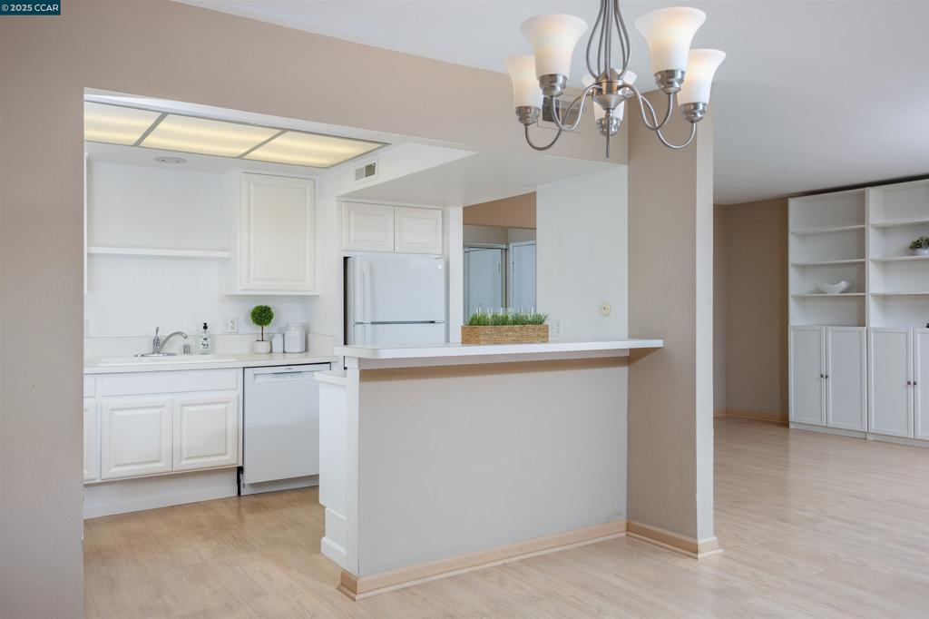 ROSSMOOR - Residential