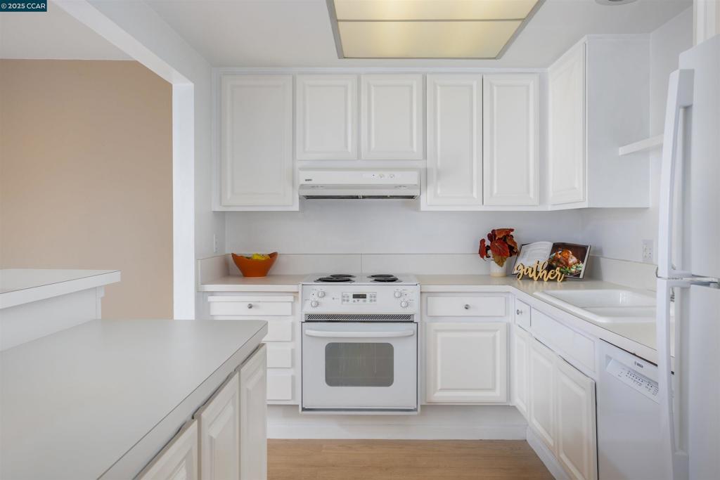 ROSSMOOR - Residential