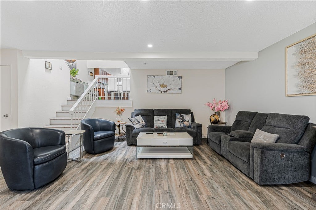 10009 Topanga Canyon Boulevard 5