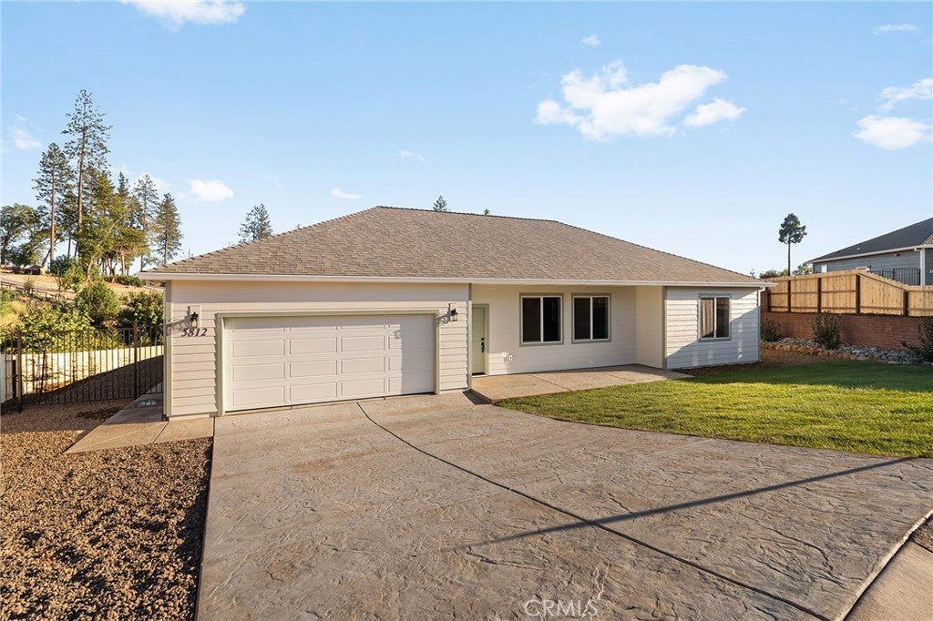 5812 Golden Oaks Road