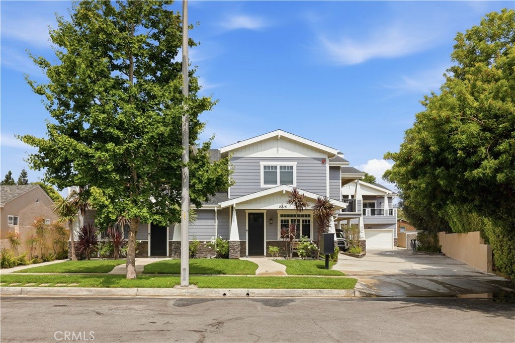 2317 Apple AVE