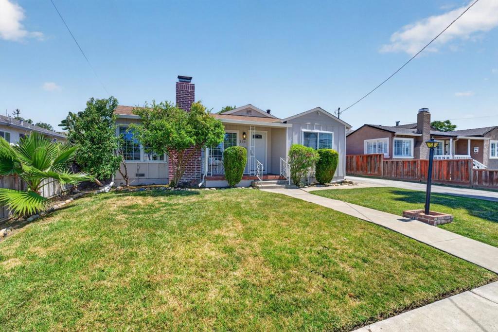 156 N Claremont Avenue