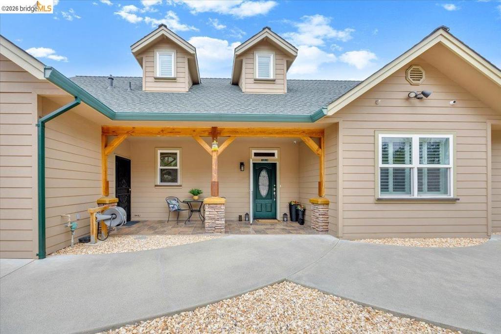 18180 Robin Ridge