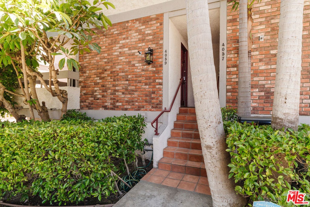 4059 La Salle Avenue 104