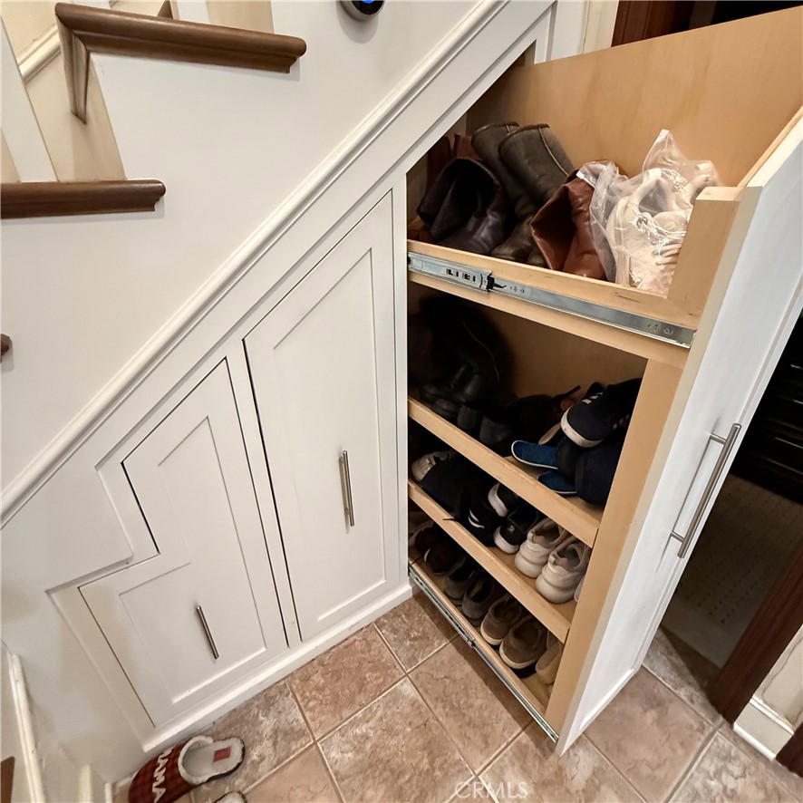 25225 Avenida Dorena