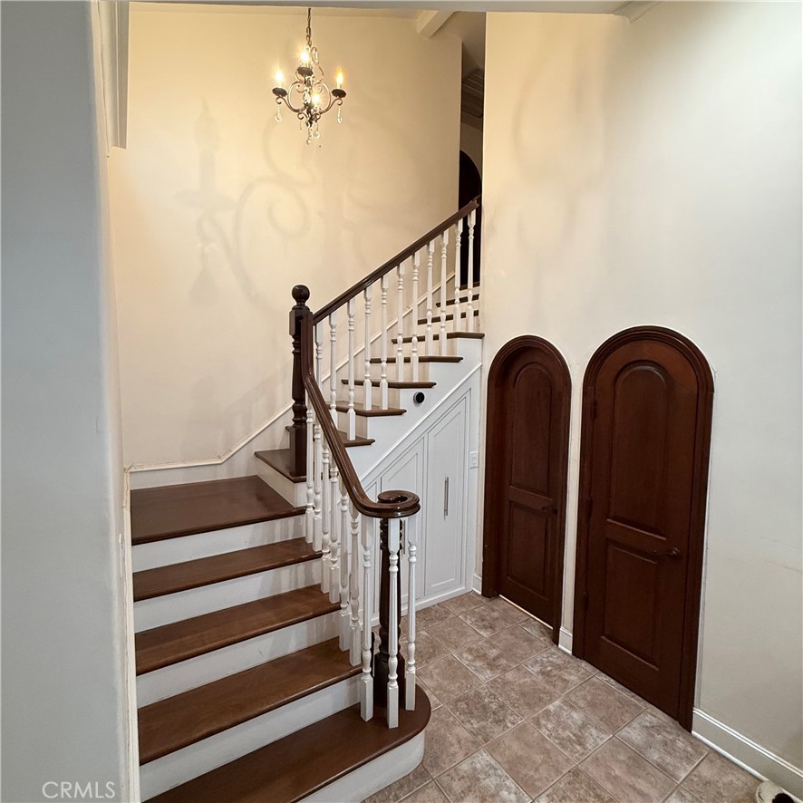 25225 Avenida Dorena