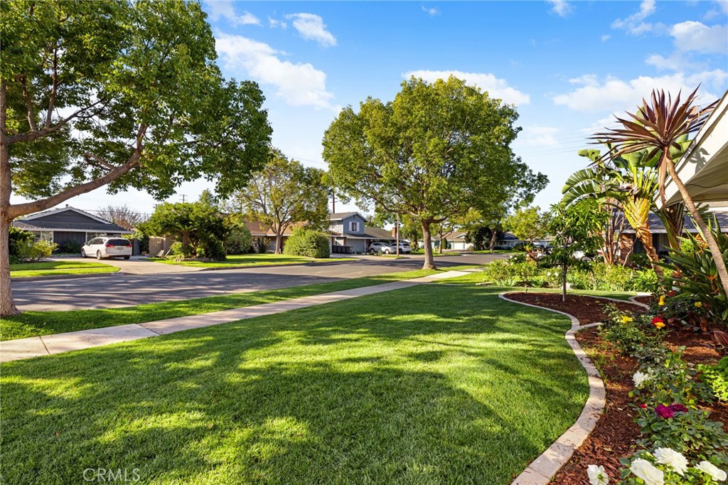 1529 Catalina Avenue