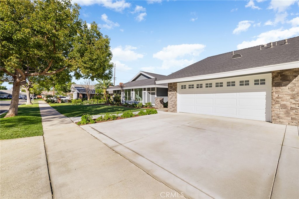 1529 Catalina Avenue