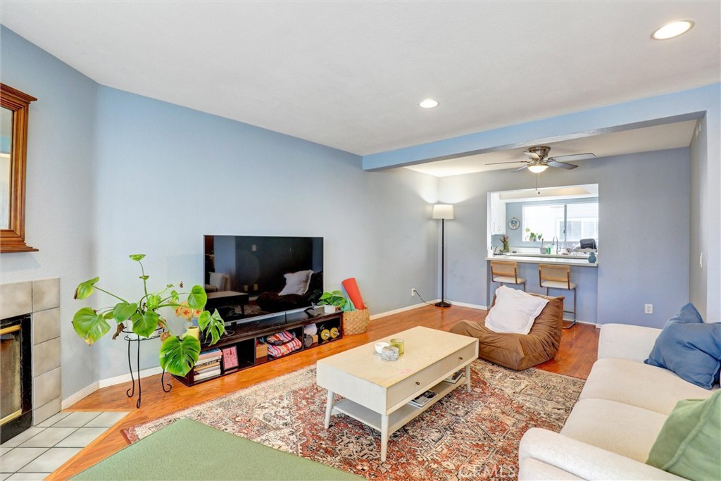 533 Walnut Avenue 7